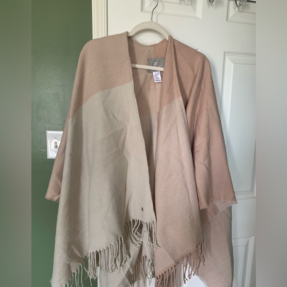 Women’s shawl